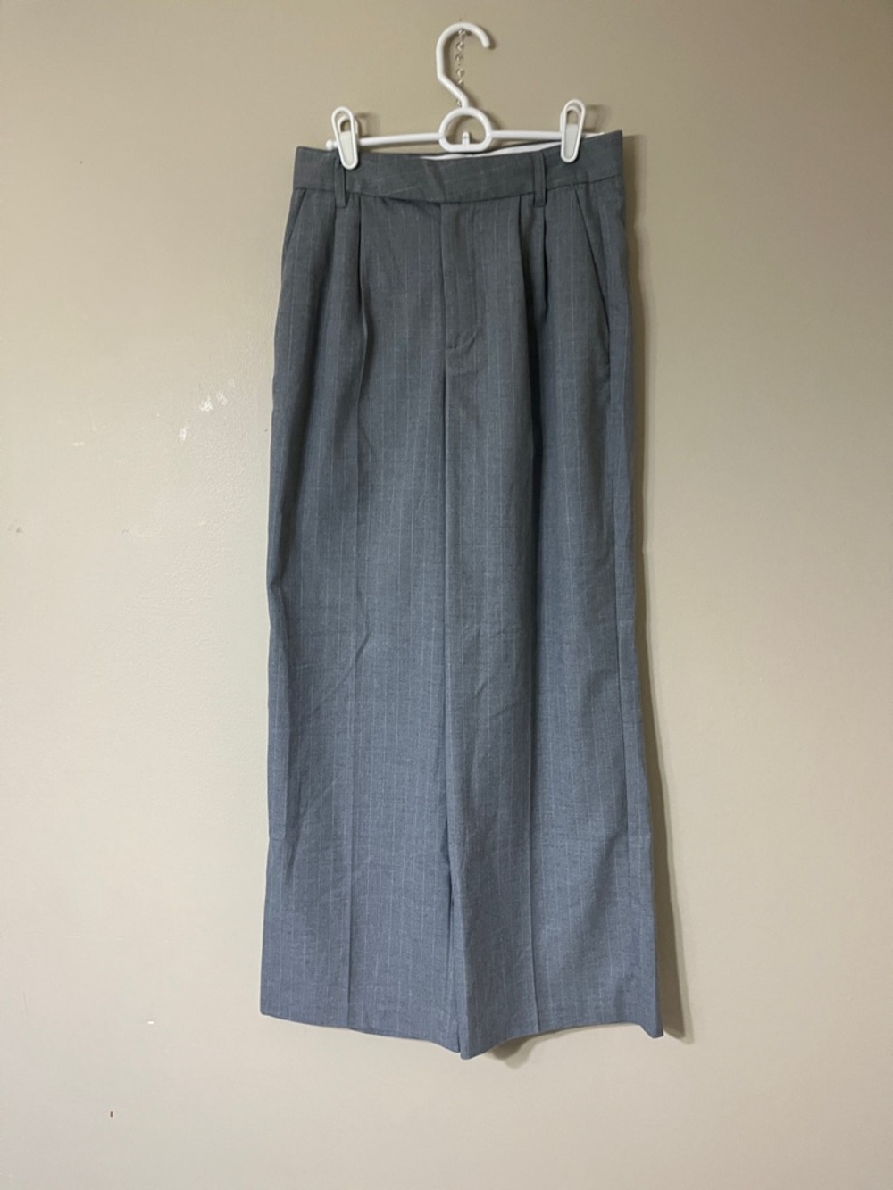 Divided Wide Leg Pinstripe Pants in Gray